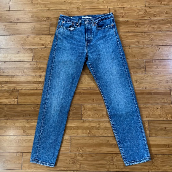 Levi's Wedgie Straight Leg Button Fly Classic Blue Jeans size 27 - Picture 3 of 12